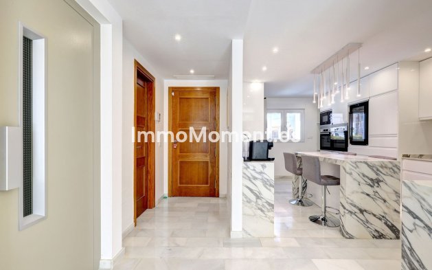 Resale - Detached villa - Estepona - Estepona Centro
