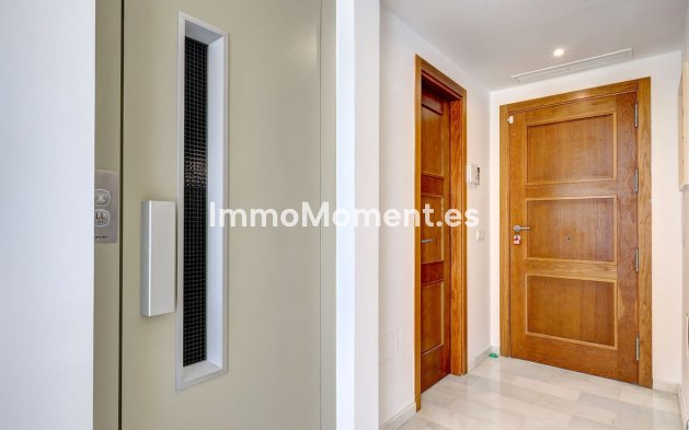 Resale - Detached villa - Estepona - Estepona Centro