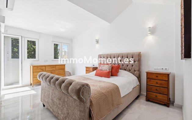 Resale - Detached villa - Estepona - Estepona Centro