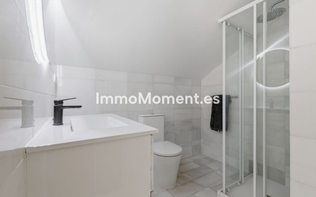 Resale - Detached villa - Estepona - Estepona Centro