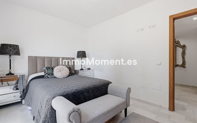 Resale - Detached villa - Estepona - Estepona Centro