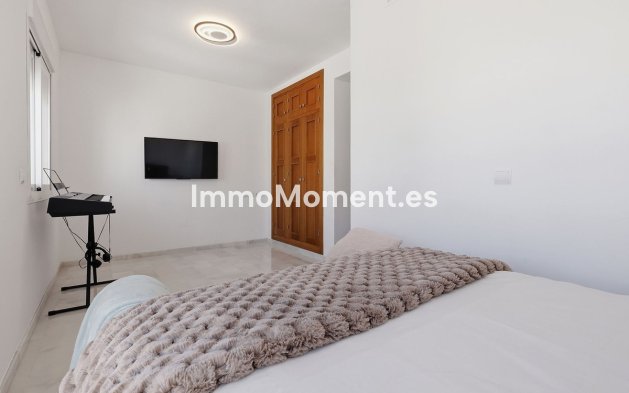Resale - Detached villa - Estepona - Estepona Centro