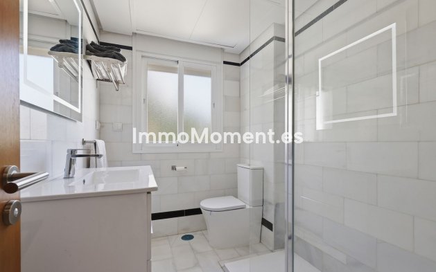Resale - Detached villa - Estepona - Estepona Centro