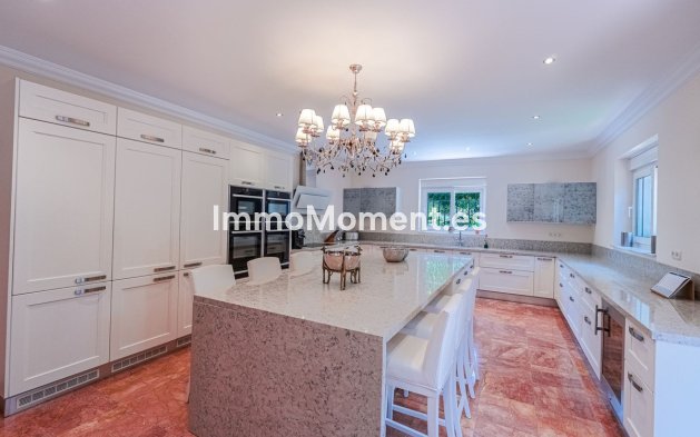 Wiederverkauf - Freistehende Villa - Estepona  - New Golden Mile