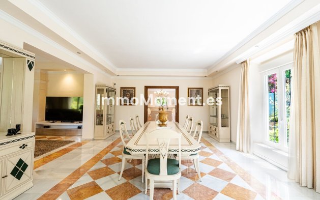 Wiederverkauf - Freistehende Villa - Estepona  - New Golden Mile