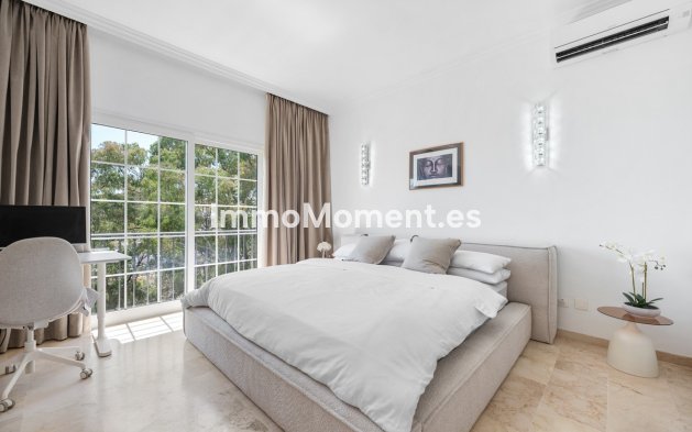 Wiederverkauf - Freistehende Villa - Marbella - Nueva Andalucía