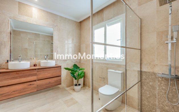 Wiederverkauf - Freistehende Villa - Marbella - Nueva Andalucía
