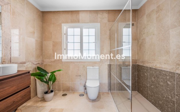 Wiederverkauf - Freistehende Villa - Marbella - Nueva Andalucía