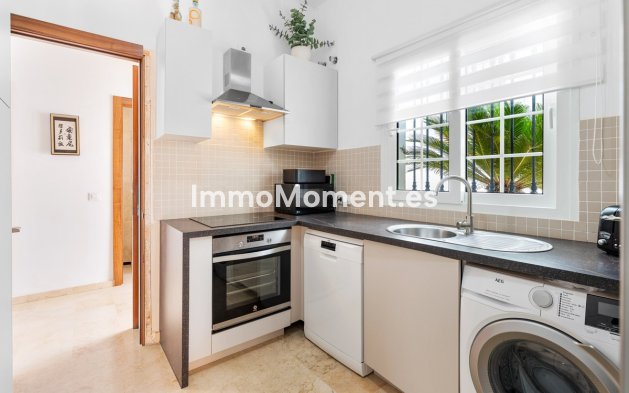 Wiederverkauf - Freistehende Villa - Marbella - Nueva Andalucía