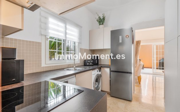 Wiederverkauf - Freistehende Villa - Marbella - Nueva Andalucía