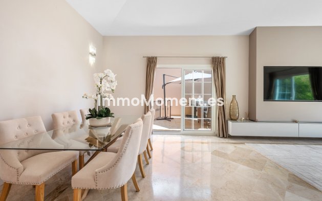 Wiederverkauf - Freistehende Villa - Marbella - Nueva Andalucía