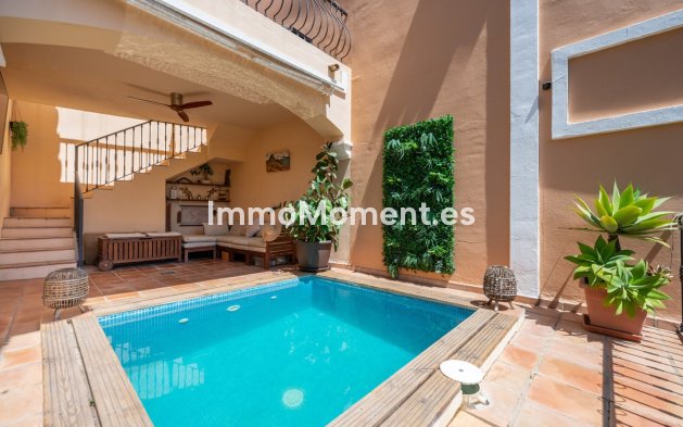 Wiederverkauf - Freistehende Villa - Marbella - Nueva Andalucía