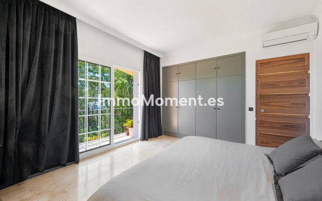 Wiederverkauf - Freistehende Villa - Marbella - Nueva Andalucía