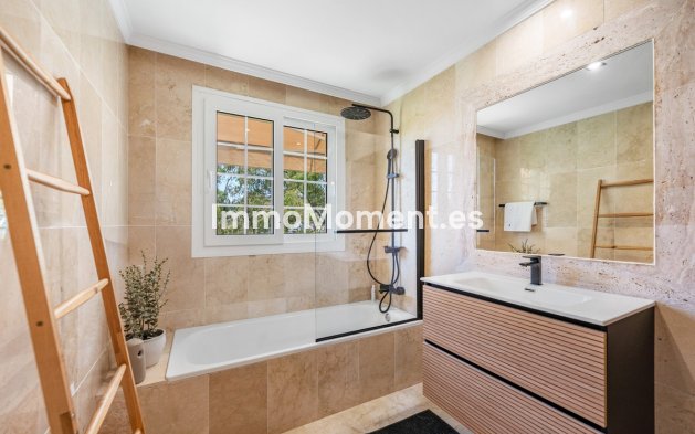 Wiederverkauf - Freistehende Villa - Marbella - Nueva Andalucía