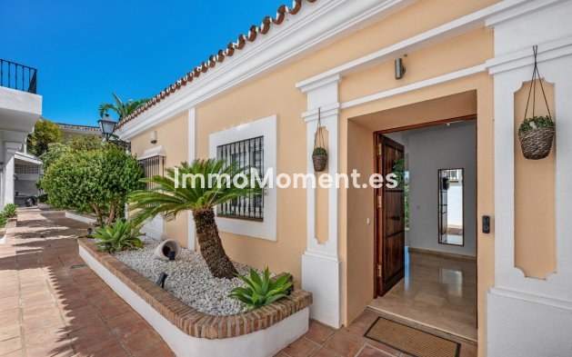 Wiederverkauf - Freistehende Villa - Marbella - Nueva Andalucía