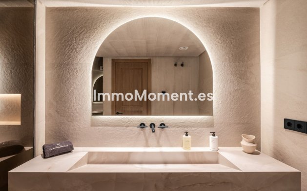 Wiederverkauf - Freistehende Villa - Marbella - Nueva Andalucía