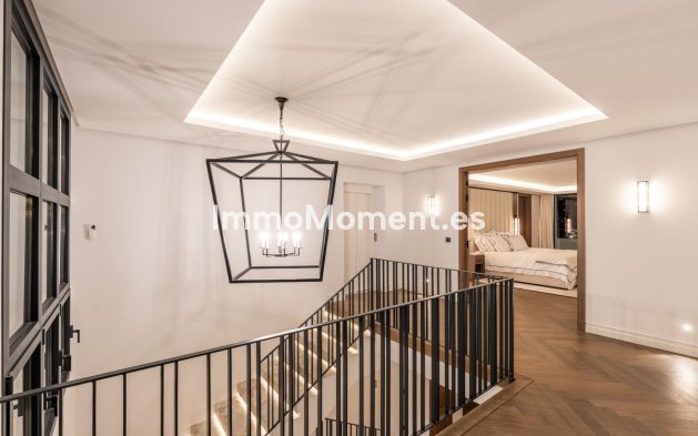 Wiederverkauf - Freistehende Villa - Marbella - Nueva Andalucía