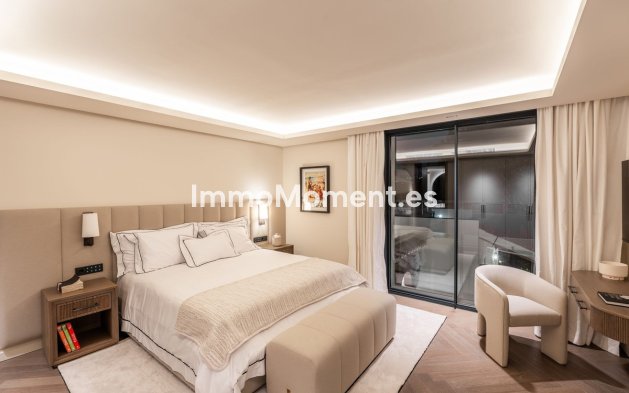 Wiederverkauf - Freistehende Villa - Marbella - Nueva Andalucía