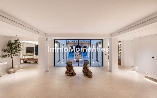 Wiederverkauf - Freistehende Villa - Marbella - Nueva Andalucía