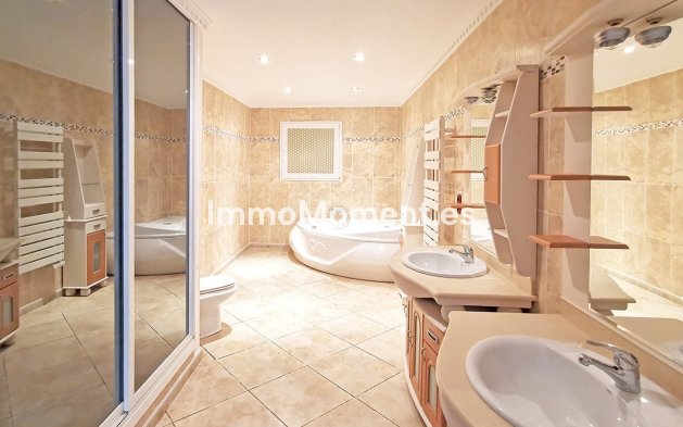 Wiederverkauf - Freistehende Villa - Benalmadena - Benalmadena Centro