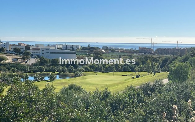 Obra nueva - Villa independiente - Estepona  - Estepona