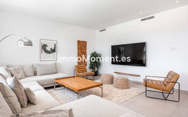 Wiederverkauf - Freistehende Villa - Marbella - Nueva Andalucía