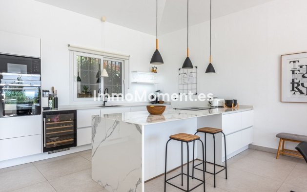 Wiederverkauf - Freistehende Villa - Marbella - Nueva Andalucía
