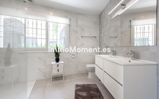 Wiederverkauf - Freistehende Villa - Marbella - Nueva Andalucía