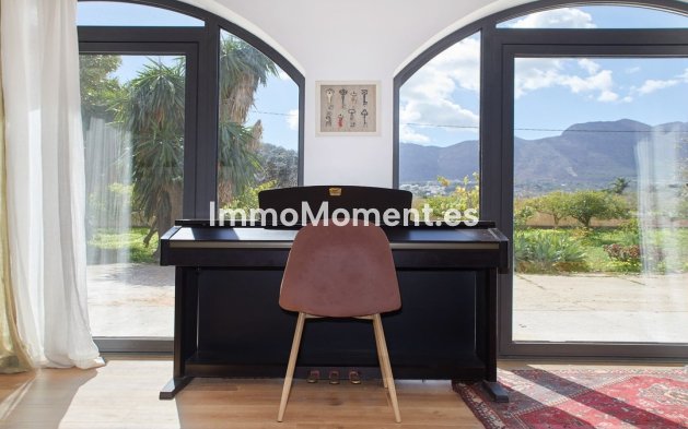 Resale - Country house - Inland  - Alhaurín el Grande Centro