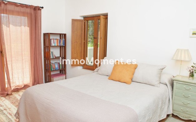 Resale - Country house - Inland  - Alhaurín el Grande Centro