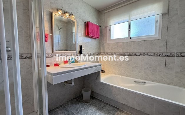 Resale - Detached villa - Inland  - Coín