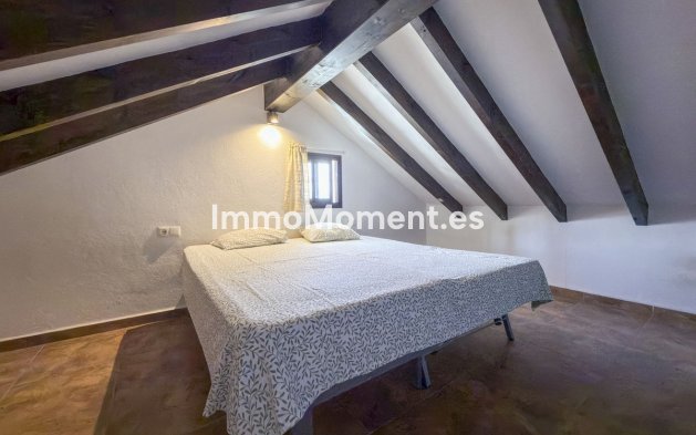Wiederverkauf - Landhaus -   Inländisch - Monda