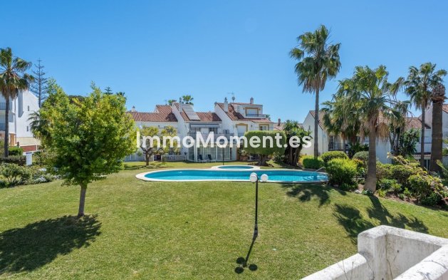 Revente - Maison mitoyenne - Estepona  - Atalaya