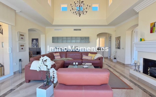 Resale - Apartment - Marbella - Elviria