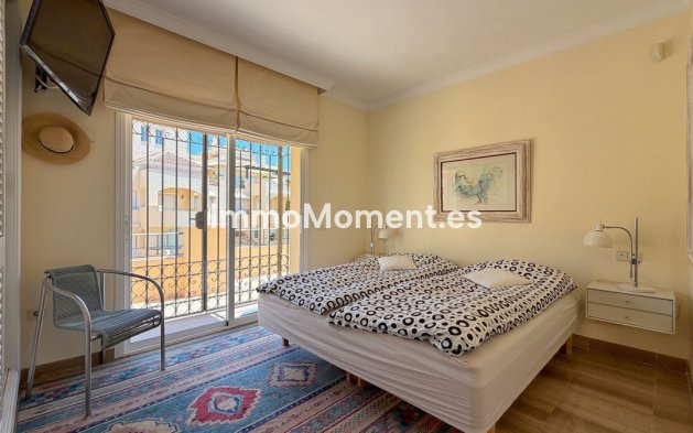 Resale - Apartment - Marbella - Elviria