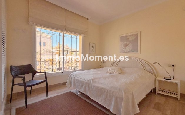 Resale - Apartment - Marbella - Elviria