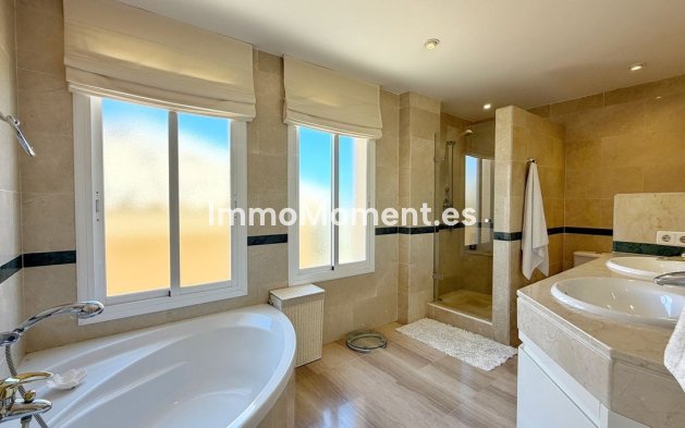 Resale - Apartment - Marbella - Elviria