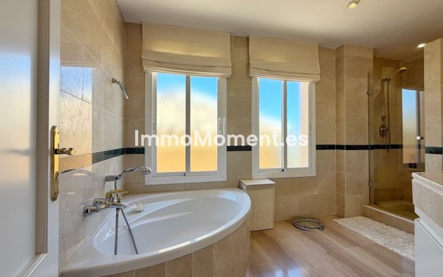 Resale - Apartment - Marbella - Elviria