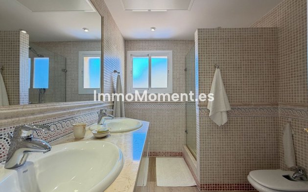Resale - Apartment - Marbella - Elviria