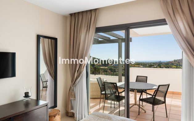Resale - Apartment - Benahavís - La Quinta