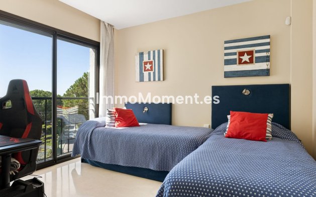 Resale - Apartment - Benahavís - La Quinta