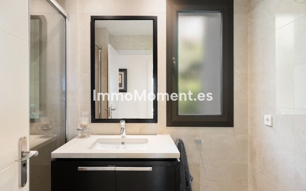 Resale - Apartment - Benahavís - La Quinta