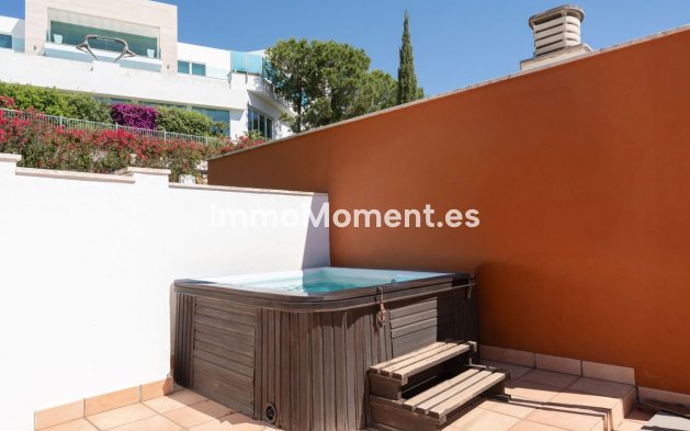 Resale - Apartment - Benahavís - La Quinta