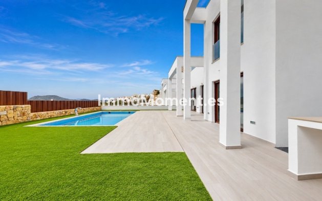 Obra nueva - Villa independiente - Finestrat