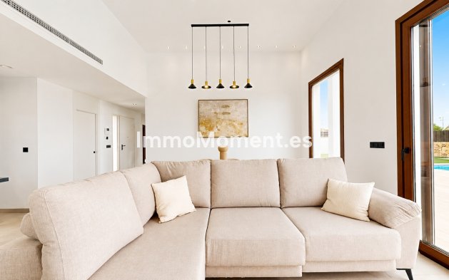 Obra nueva - Villa independiente - Finestrat