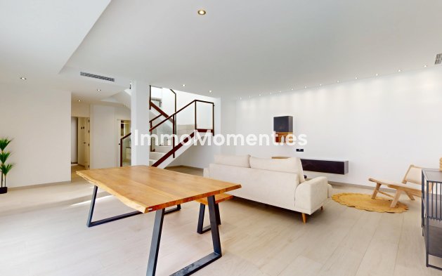 Obra nueva - Villa independiente - Finestrat