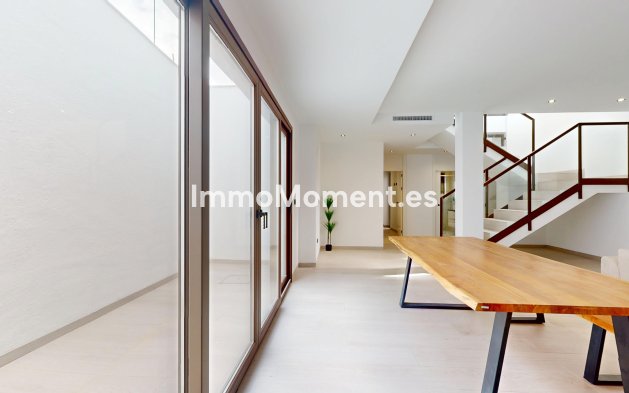 Obra nueva - Villa independiente - Finestrat