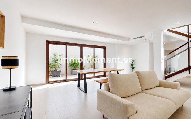 Obra nueva - Villa independiente - Finestrat