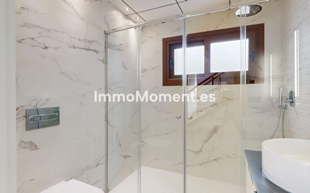 Obra nueva - Villa independiente - Finestrat
