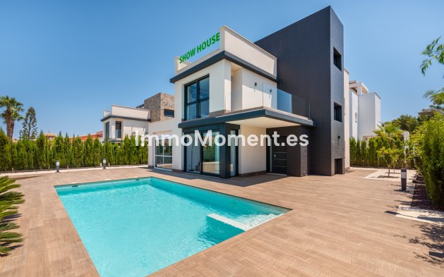 Obra nueva - Villa independiente - Playa Paraiso